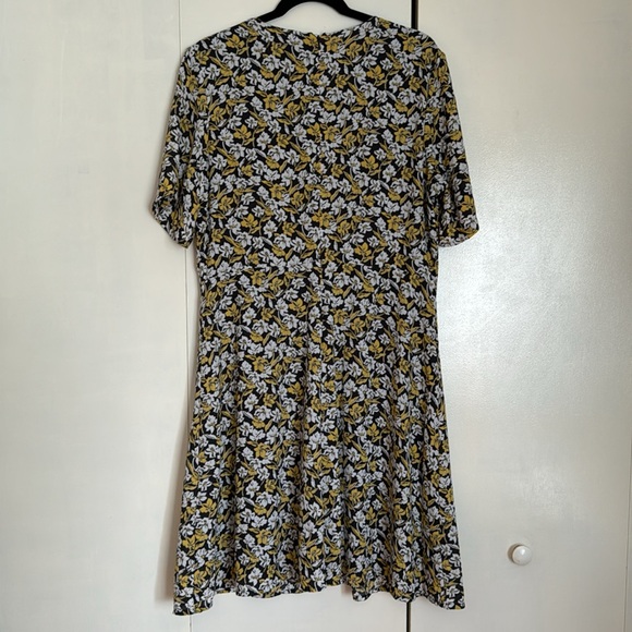 BANANA REPUBLIC A-line short sleeve floral print dress - Picture 6 of 11